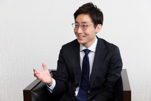 これまでのLBOローンの取り組みを話す佐藤さん