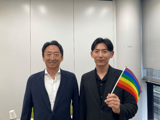 (左)　SBI新生銀行　グループダイバーシティ＆インクルージョン委員会委員　常務執行役員　グループ海外事業担当　藤木康寛
(右)　KOTFE（コッフェ）さま
